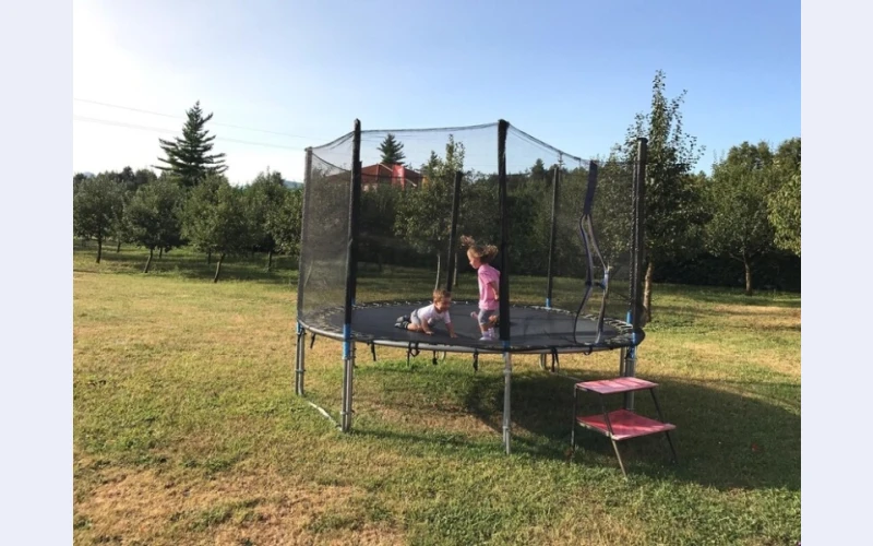 Garden Trampolines That Kids & Parents Love